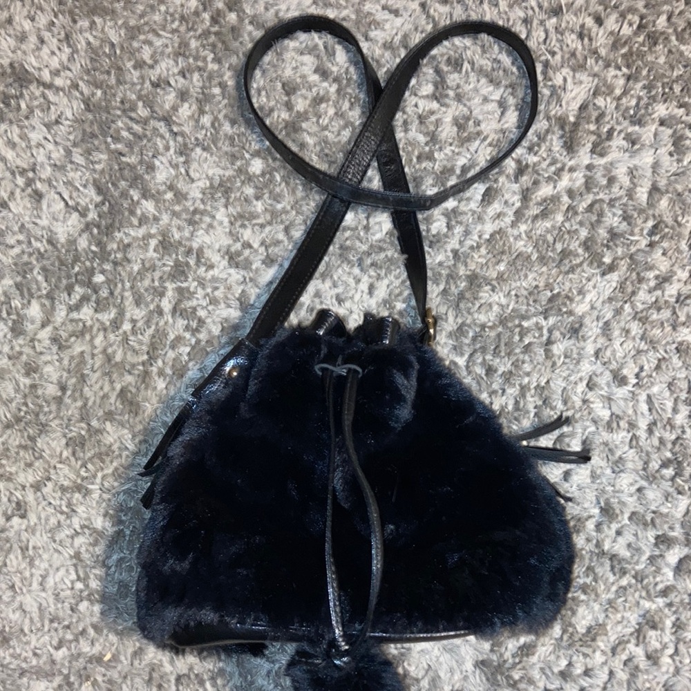 Furry purse from forever 21 I buy it but it’s née never used